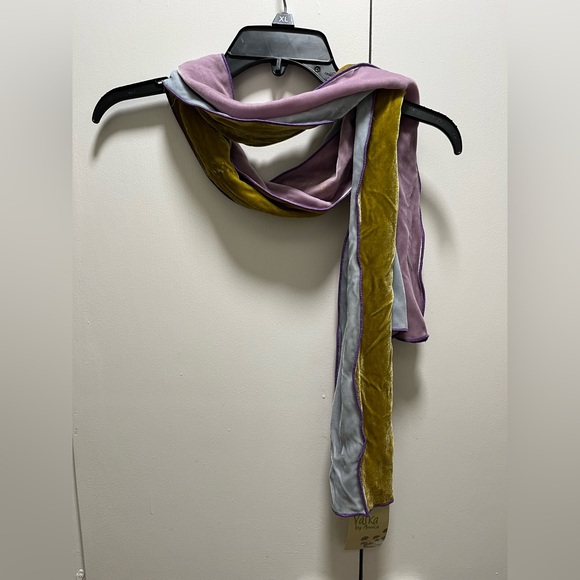 Multicolor velvet scarf by Väska by Annica. NWT - Picture 2 of 4